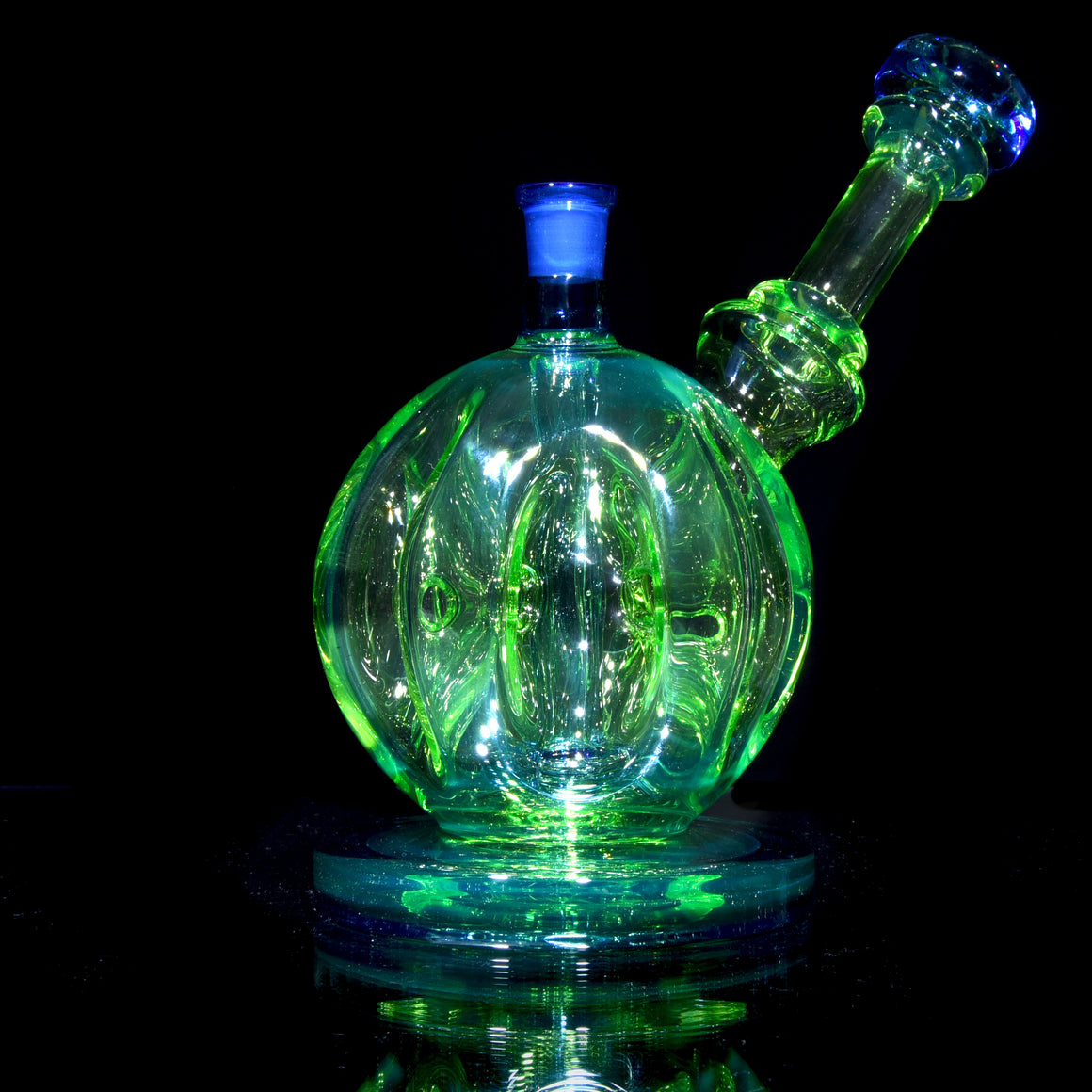 Full-color Swiss Sphere Bubbler Rig - Haterade/Blue Dream - 14mm Female
