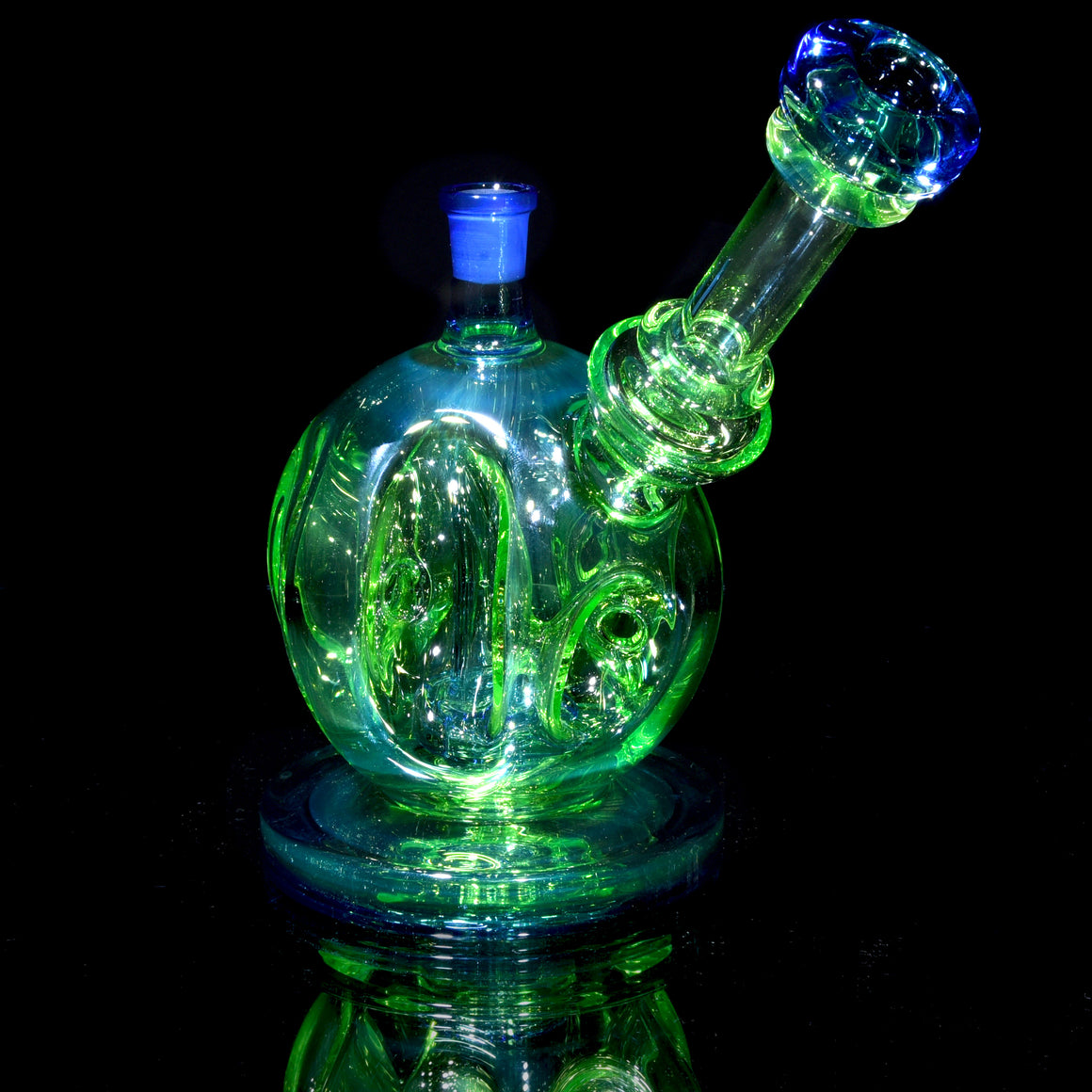 Full-color Swiss Sphere Bubbler Rig - Haterade/Blue Dream - 14mm Female