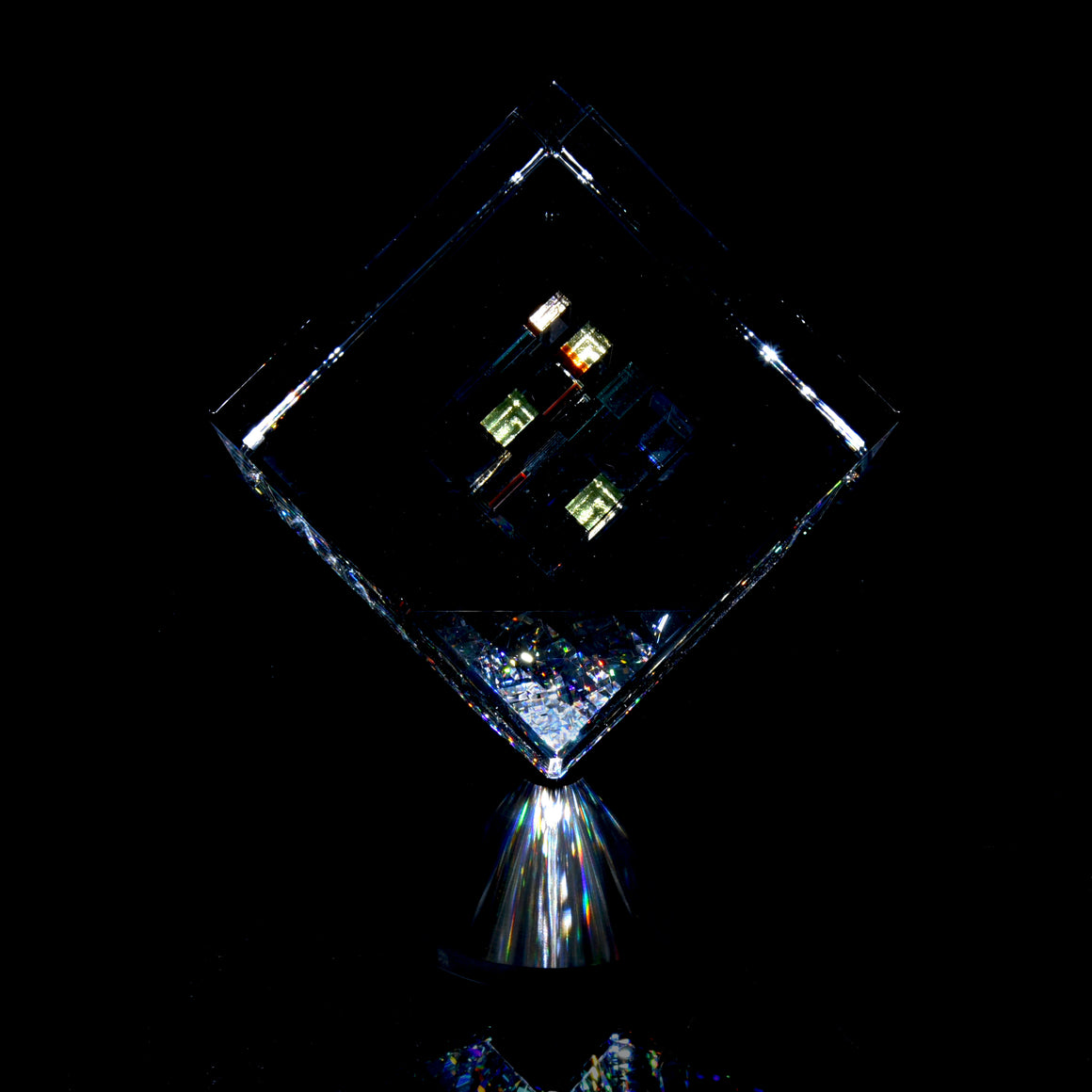 "Depth" Small-size Coldworked & Laminated Kinetic Glass Cube