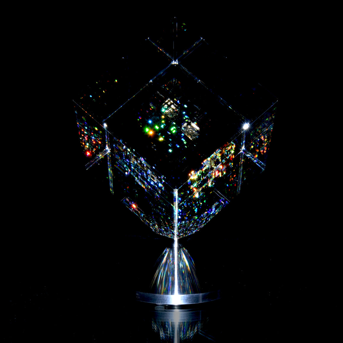 "Depth" Small-size Coldworked & Laminated Kinetic Glass Cube