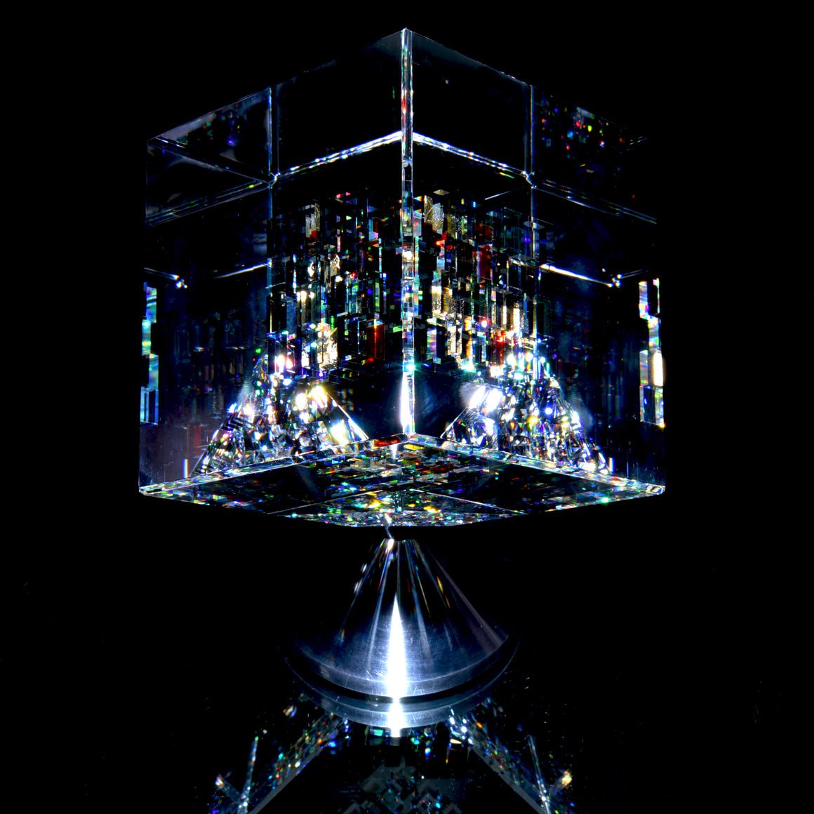 "Depth" Small-size Coldworked & Laminated Kinetic Glass Cube