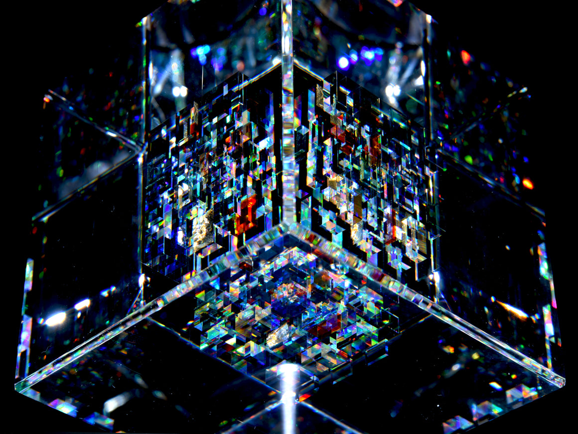 "Depth" Small-size Coldworked & Laminated Kinetic Glass Cube