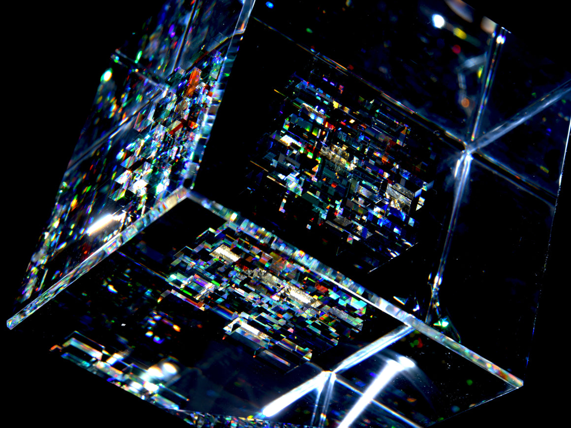 "Depth" Small-size Coldworked & Laminated Kinetic Glass Cube