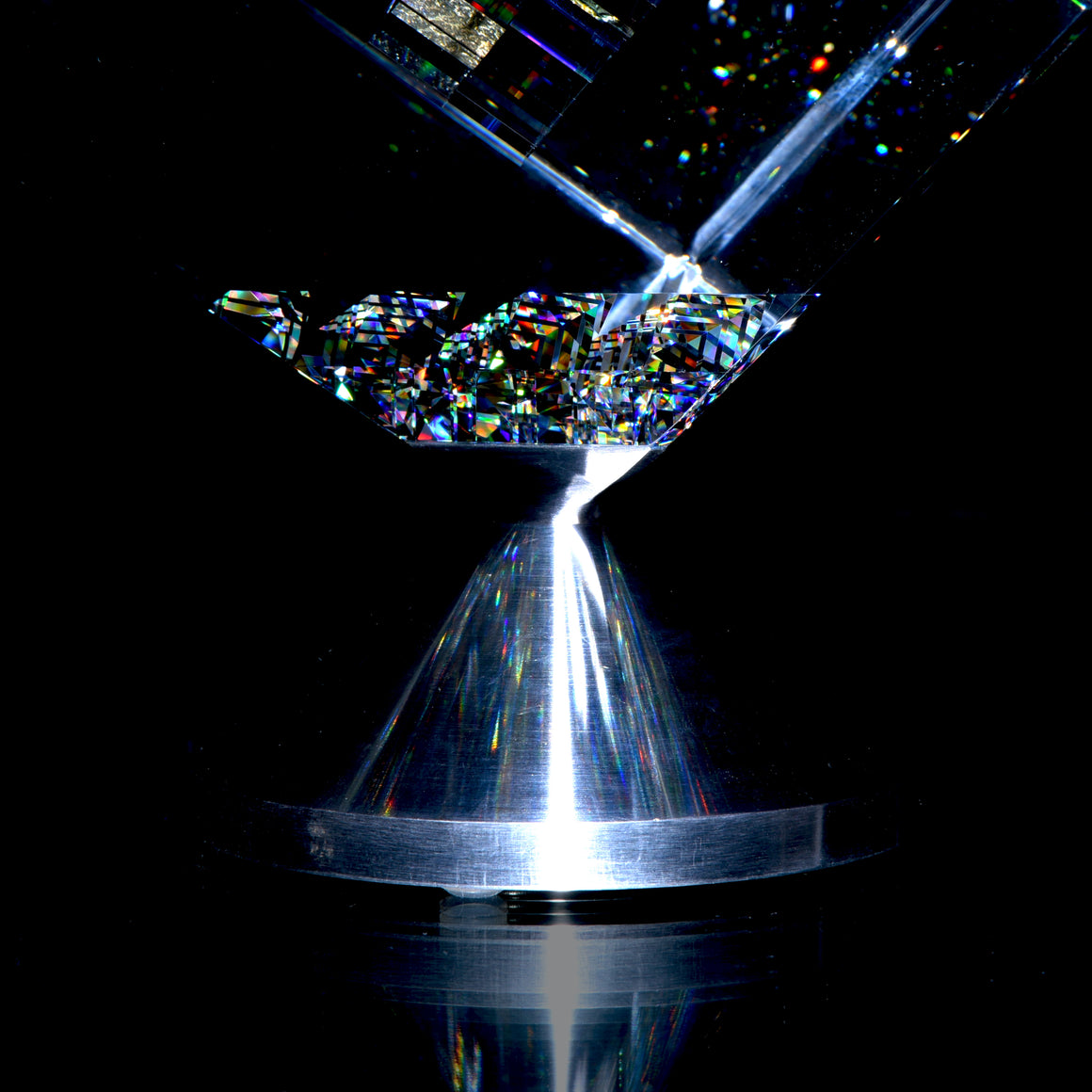 "Depth" Small-size Coldworked & Laminated Kinetic Glass Cube