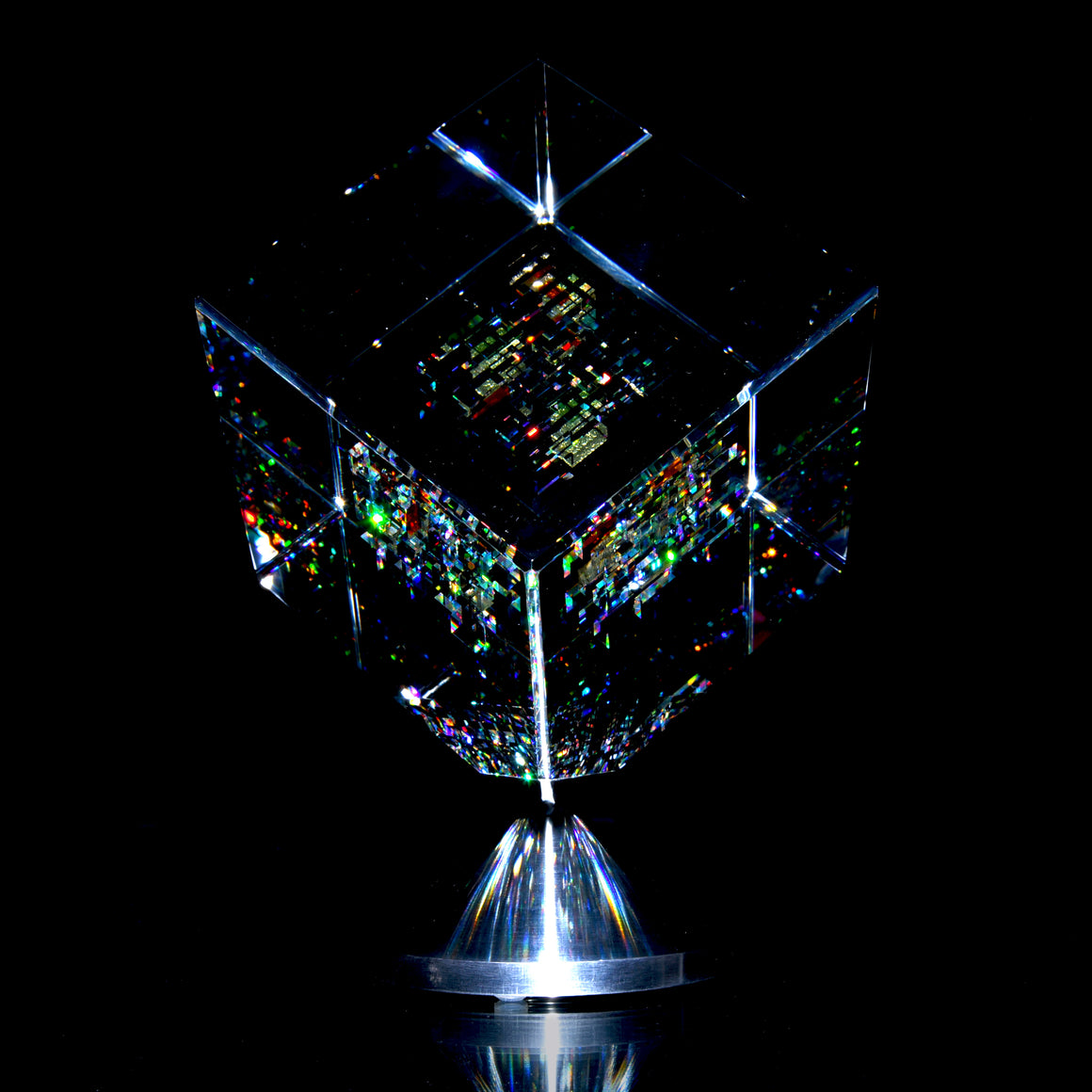 "Depth" Small-size Coldworked & Laminated Kinetic Glass Cube