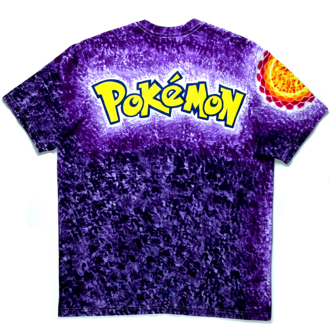 XL - Hand & Tie-dyed T-Shirt - Pokémon Charizard
