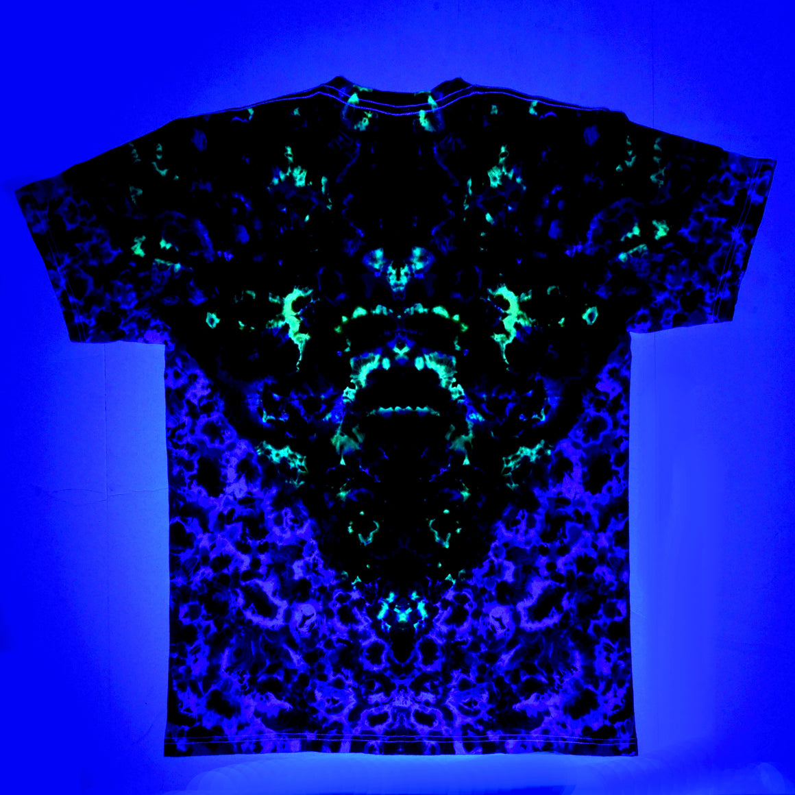 Medium Tie Dye T-Shirt - UV Jailbird Mandala Combo