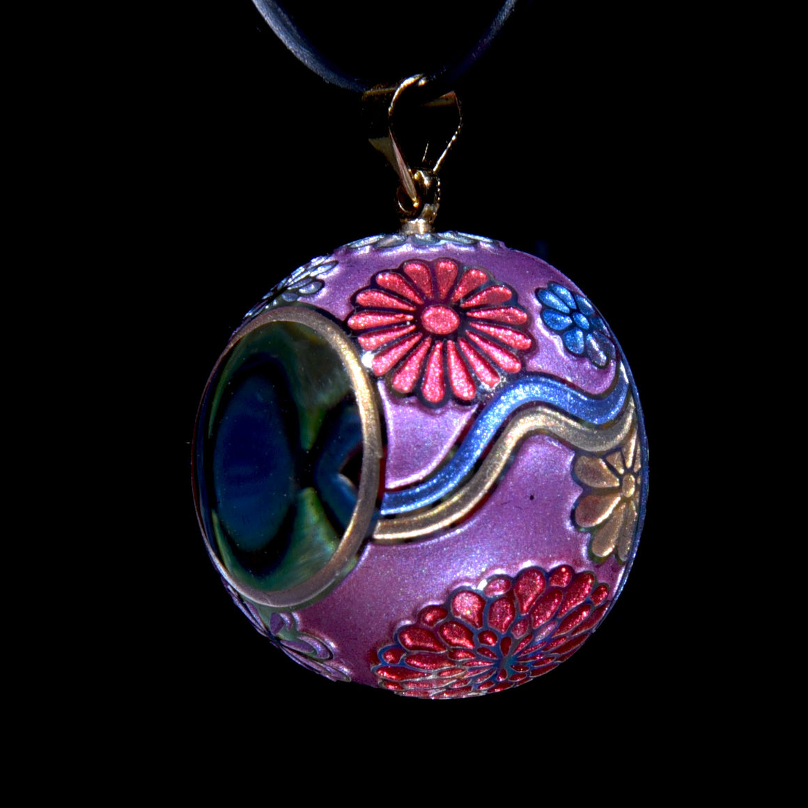 Butterfly Kaleidoscope Pendant - Electric Lavender