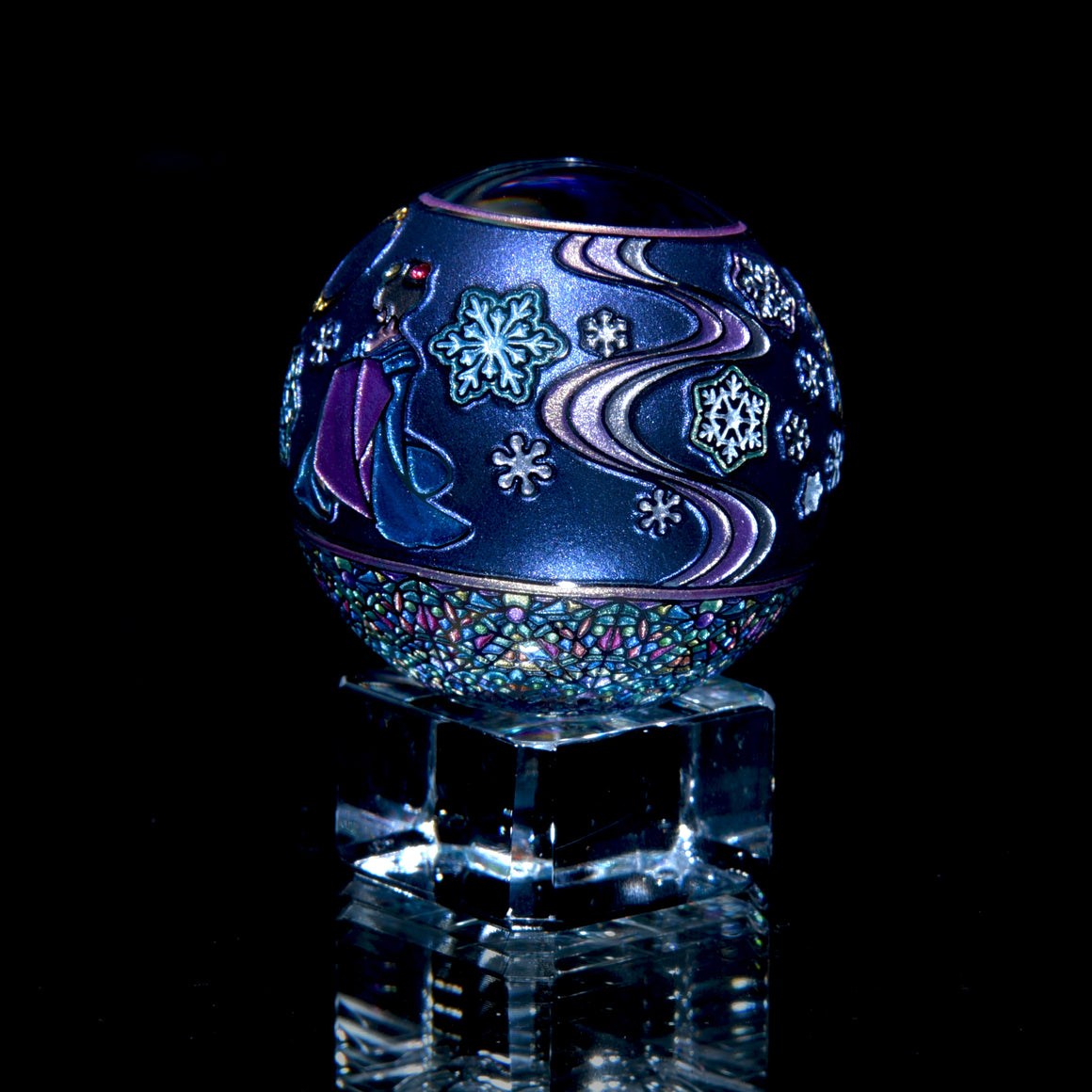 "Snowlight" in Midnight Blue - Kaleidoscope Marble (Borosilicate) - 1.5" Diameter
