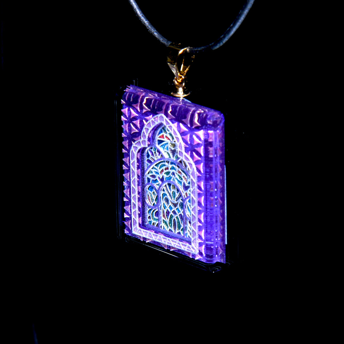3D Vidriera Pendant - Purple/Gold