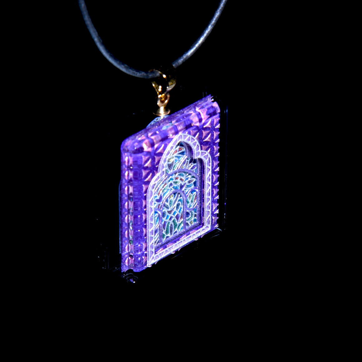 3D Vidriera Pendant - Purple/Gold