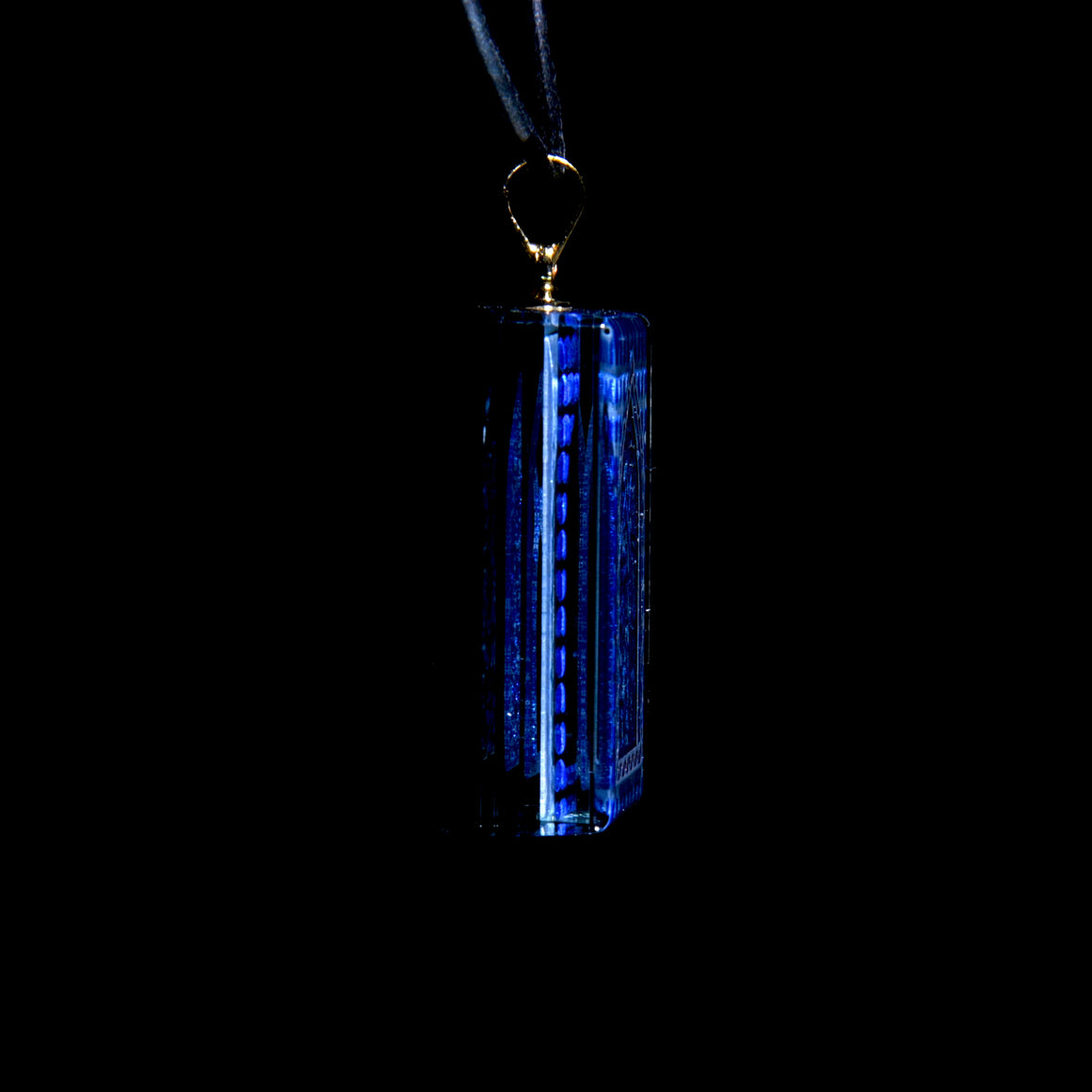 3D Vidriera Pendant - Blue/White