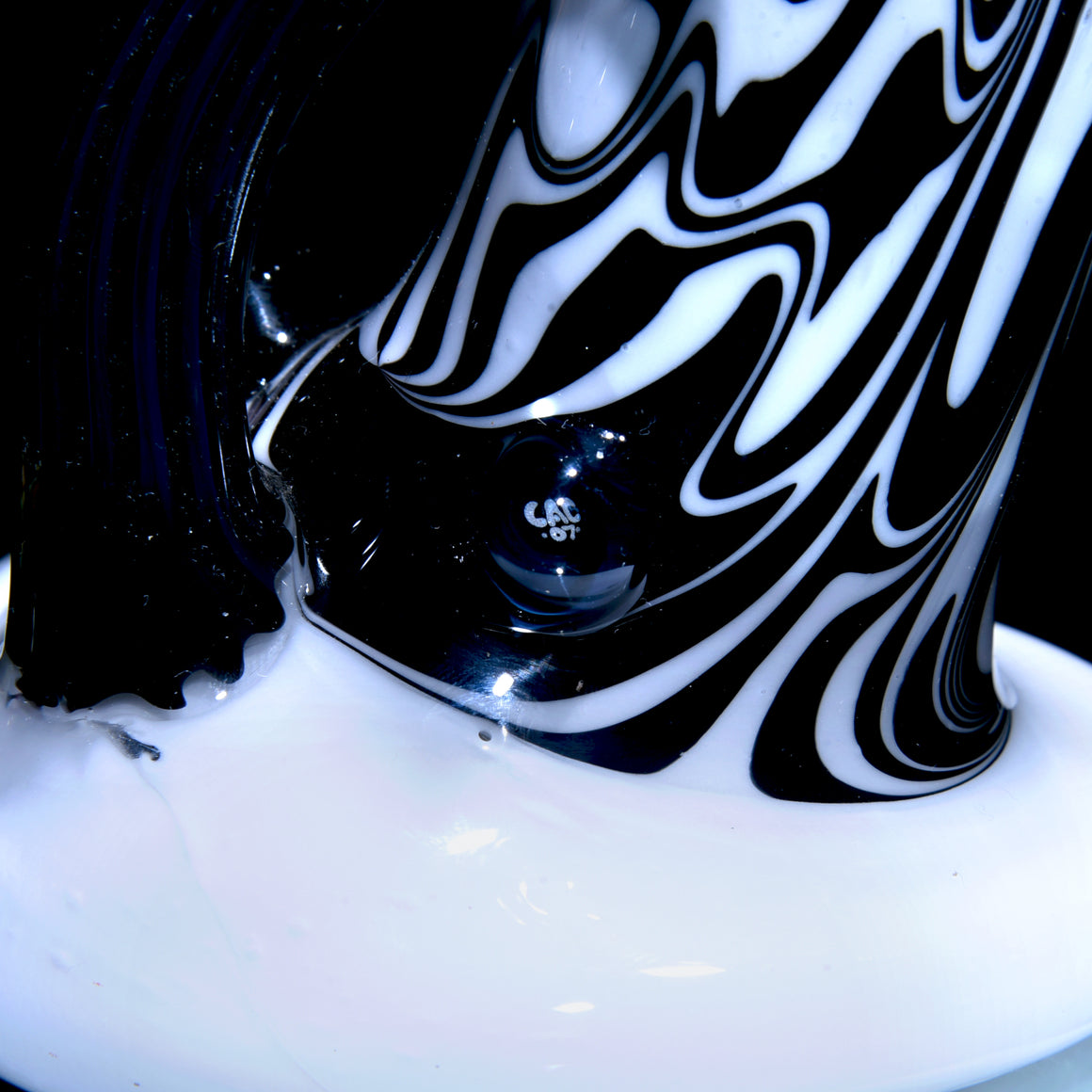 Black/White Linework Push Bubbler w/ Signature Millie