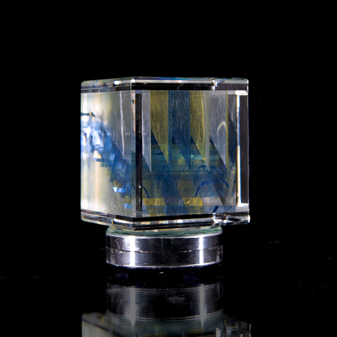 Japanese Paper/Dichroic Cube w/ Rotating Stand & Pelican Case