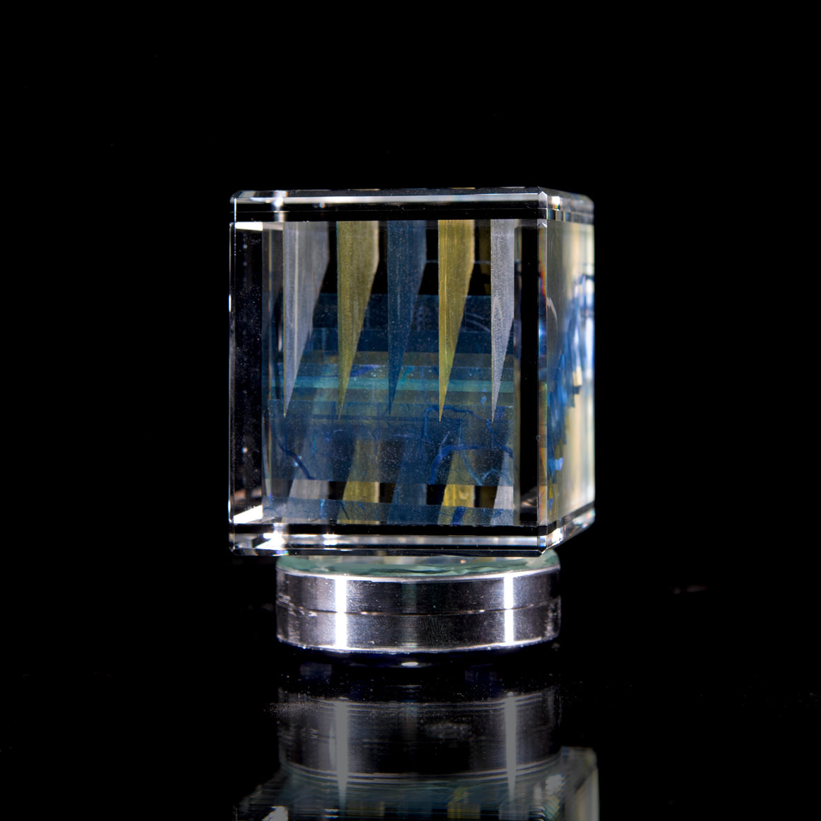 Japanese Paper/Dichroic Cube w/ Rotating Stand & Pelican Case