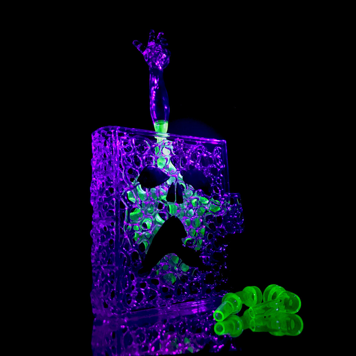 "Spawning Demon" - Full-size Necronomicon Series Rig - CFL Potion/UV Illuminossity - 14mm Female